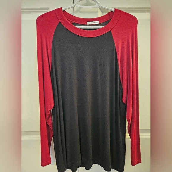 Red & Black Raglan  Long Sleeve Tee (Large) - Picture 1 of 3